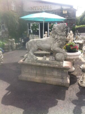Lions with Balls and Plinth